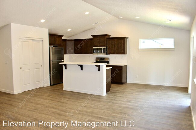 Foto del edificio - 3 br, 2 bath House - 16692 Apache Tears Ct