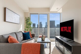 Building Photo - 251 Jarvis St