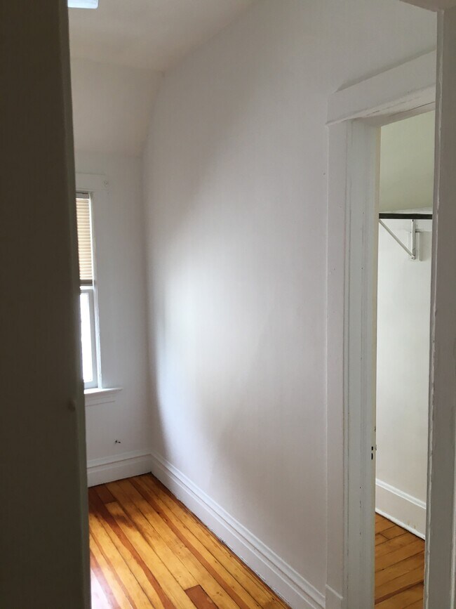 Foto del edificio - 8651 Ferris Ave