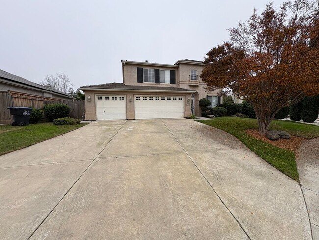 Foto del edificio - Spectacular home available now in a great neighborhood!