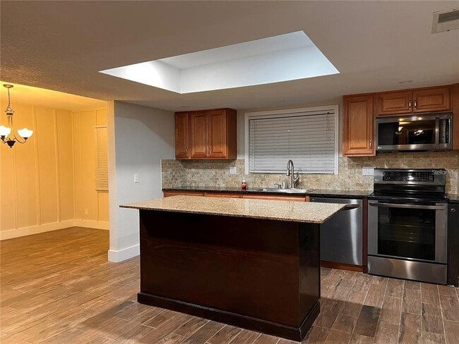 Building Photo - 14715 Bayonne Rd