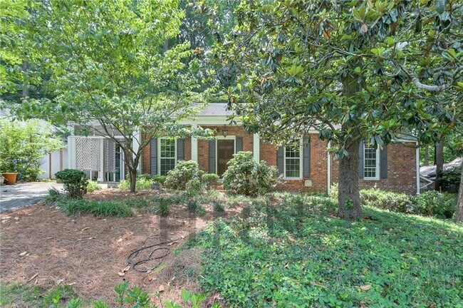 Building Photo - 381 Allison Dr NE