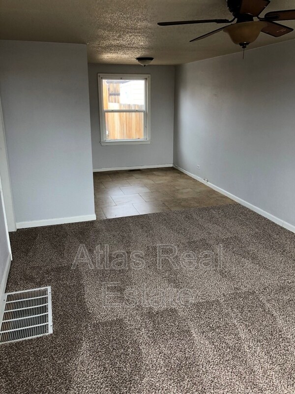 Building Photo - 7369 Oneida Dr