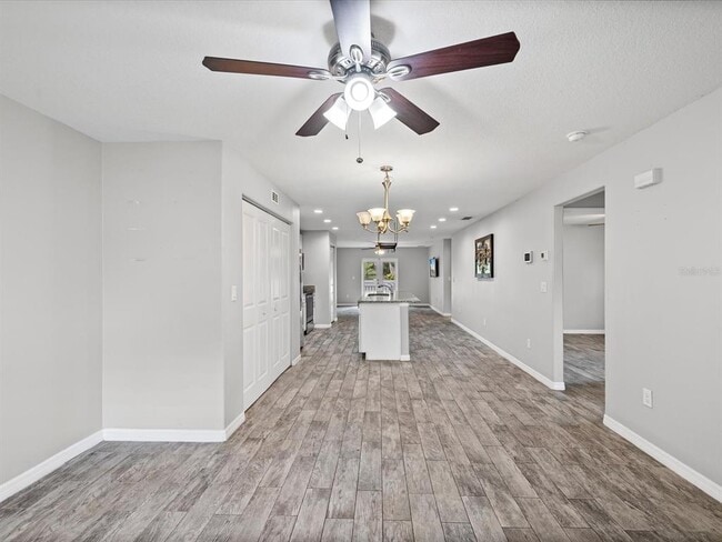Building Photo - 1238 Vista Way