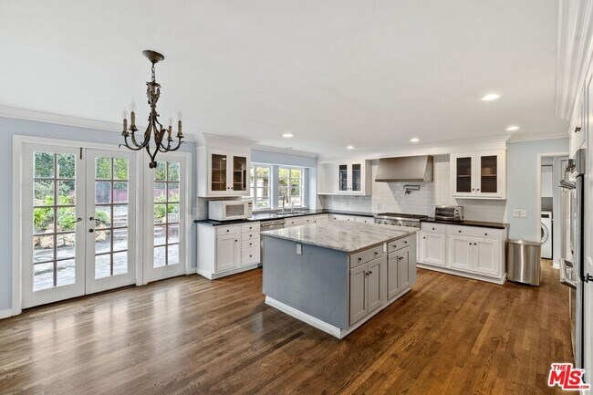 Foto del edificio - 905 Napoli Dr