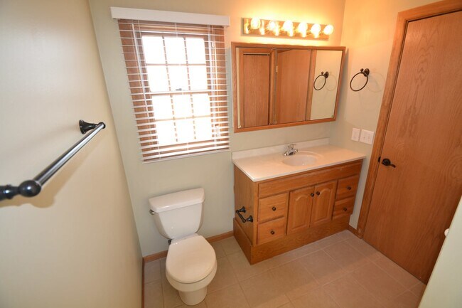 Building Photo - 1008 Harvest Ct