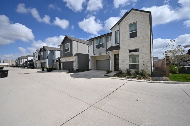 Foto del edificio - 4112 Farm Holw St