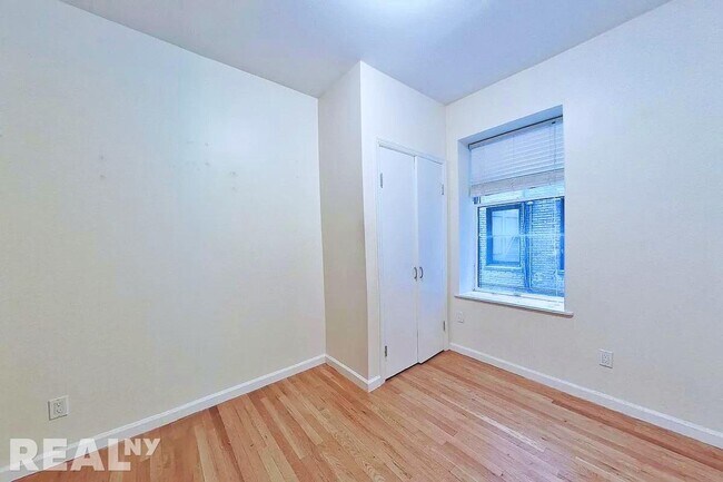 Building Photo - 207-209 West 11th Street
