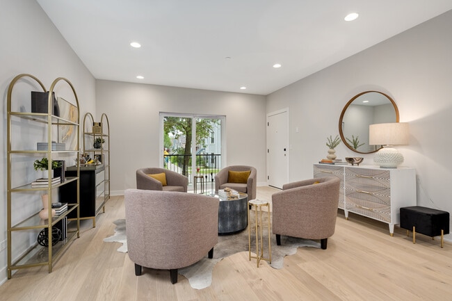 Foto del edificio - 1631 N Lawndale Ave