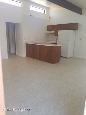 Foto principal - 571 Campbell St