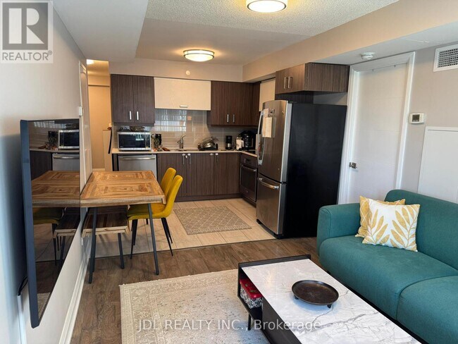 Photo du bâtiment - 18 Uptown Dr
