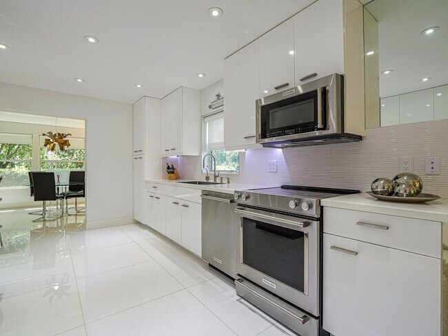 Foto del edificio - 105 Grove Island Cir