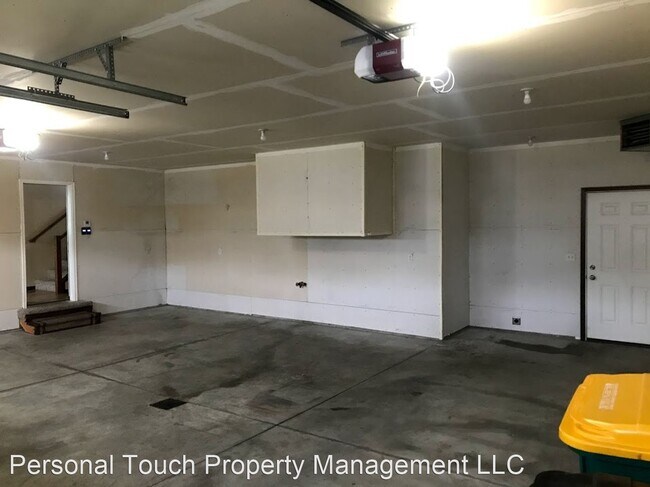 Building Photo - 4 br, 3 bath House - 3146 7th St E