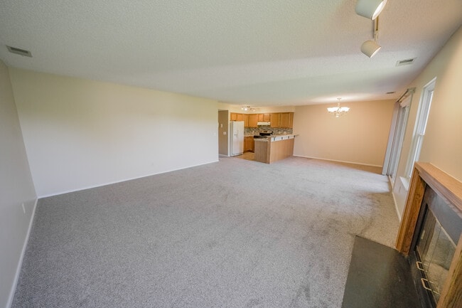 Building Photo - 4890 Harbor Point Dr
