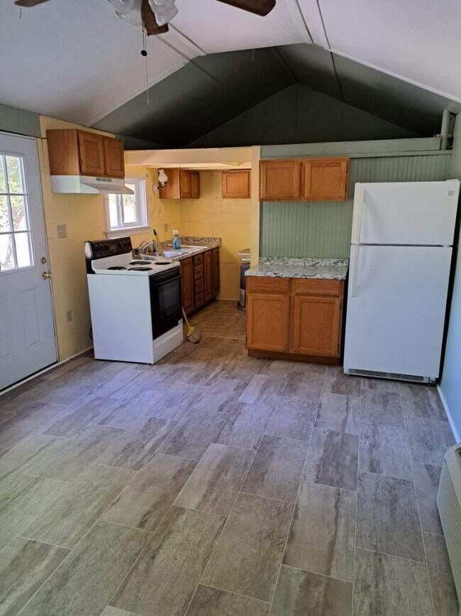 Foto del edificio - 482 Oak Ridge Club Rd