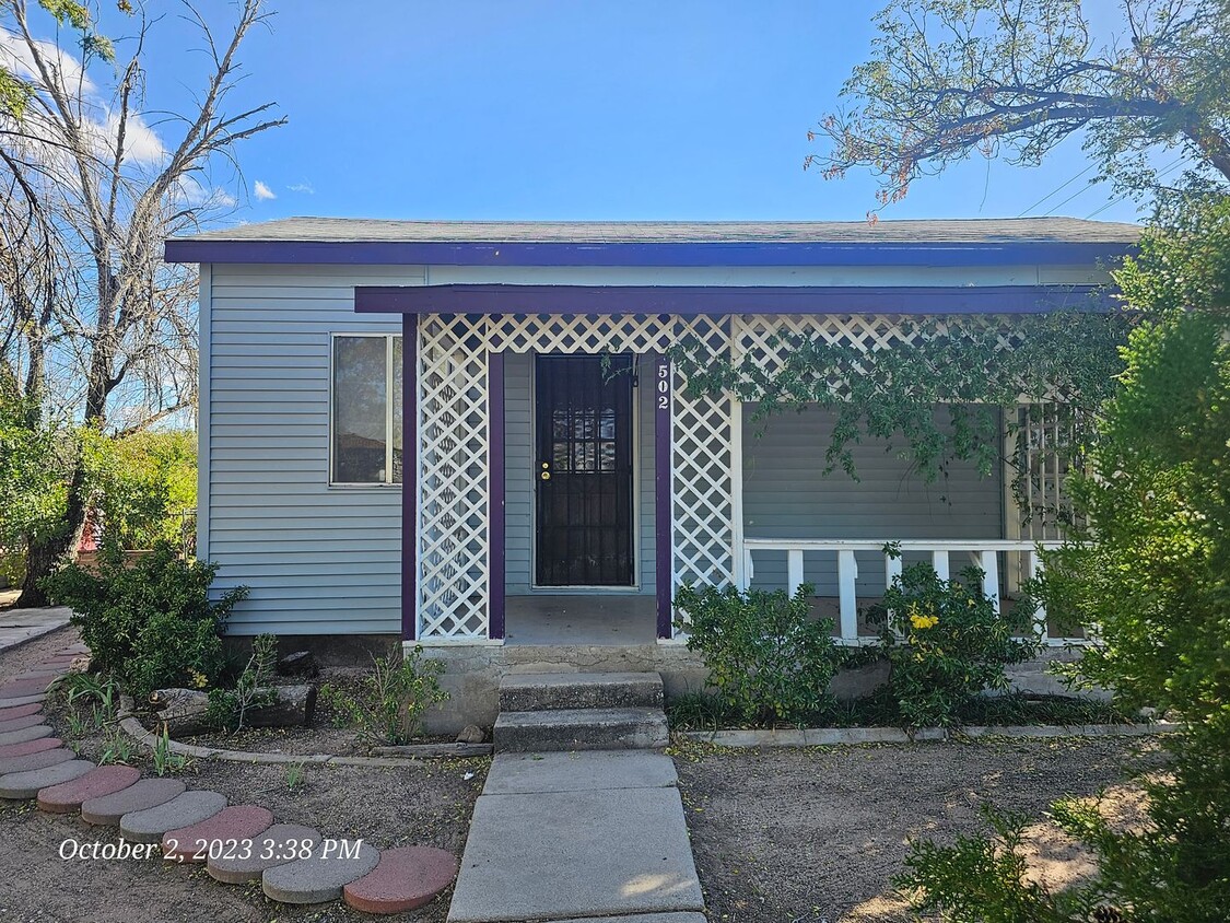 Primary Photo - 1940's updated bungalow.