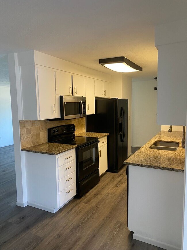 Foto del edificio - Great Single level home close to all your ...