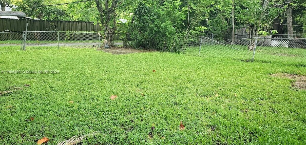 Primary Photo - 1541 NE 131st Ln