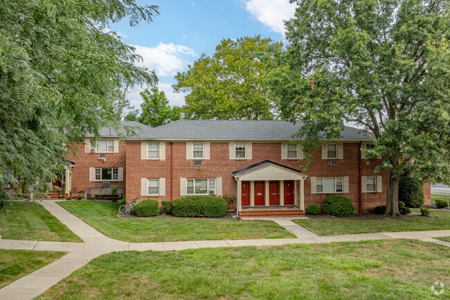 Building Photo - Madison Apartments