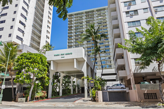 Building Photo - 2440 Kuhio Ave