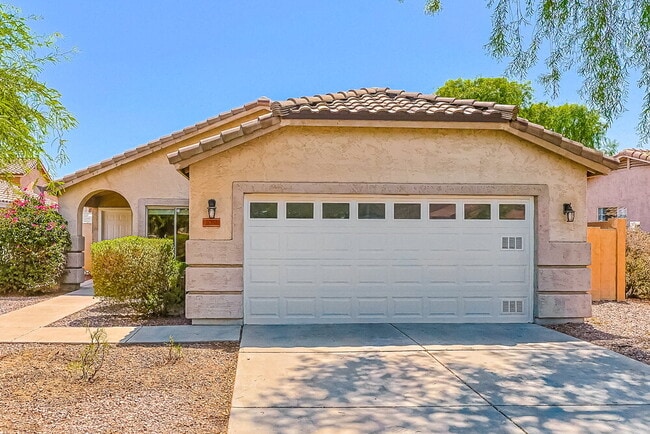 Building Photo - 1051 N San Benito Dr