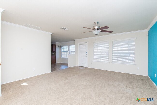 Foto del edificio - 4701 Green Meadow St