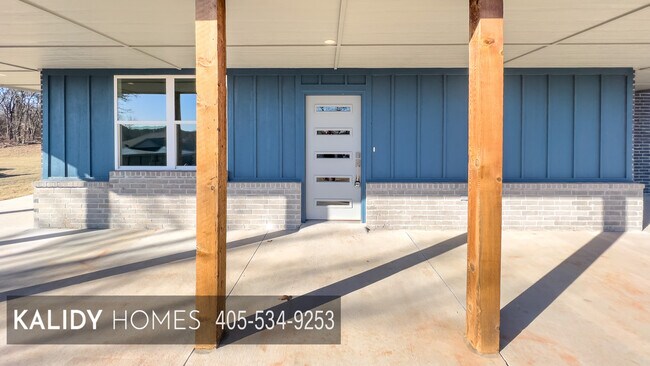 Building Photo - 17636 Salma Rd