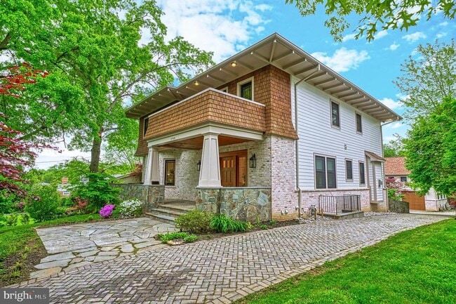 Building Photo - 6506 Divine St