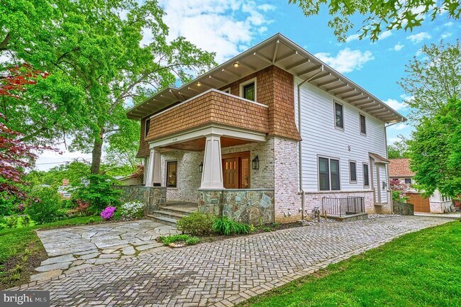 Foto del edificio - 6506 Divine St