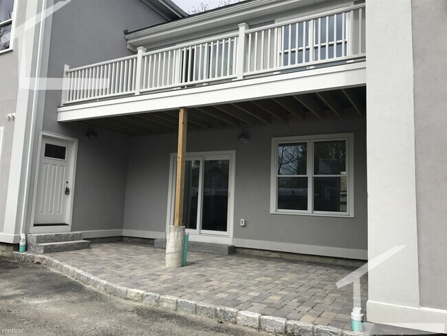 Foto del edificio - 5 br, 3 bath Duplex - 134 Parsons St 2