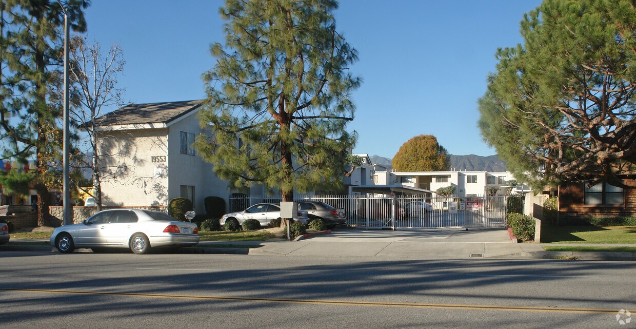 East Ciengea Apartments in Covina, CA