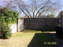 Building Photo - 9306 Homeland Dr