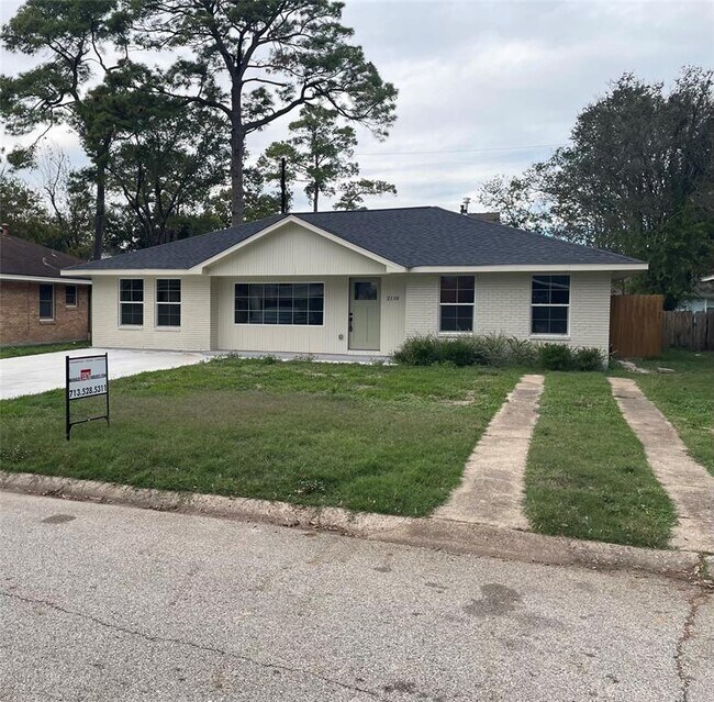 Foto del edificio - 2118 Wakefield Dr