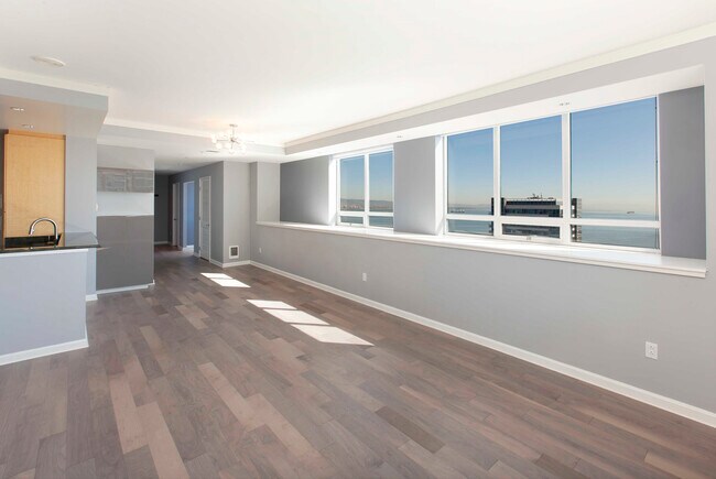 Building Photo - 400 Beale St