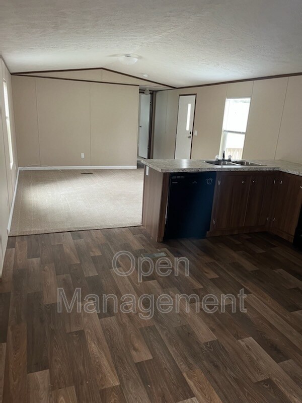 Building Photo - 356 Bayhead Dr