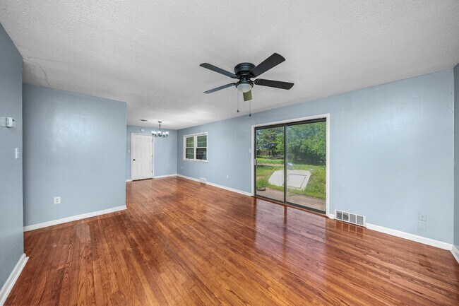 Building Photo - 4503 SW Atom Ave