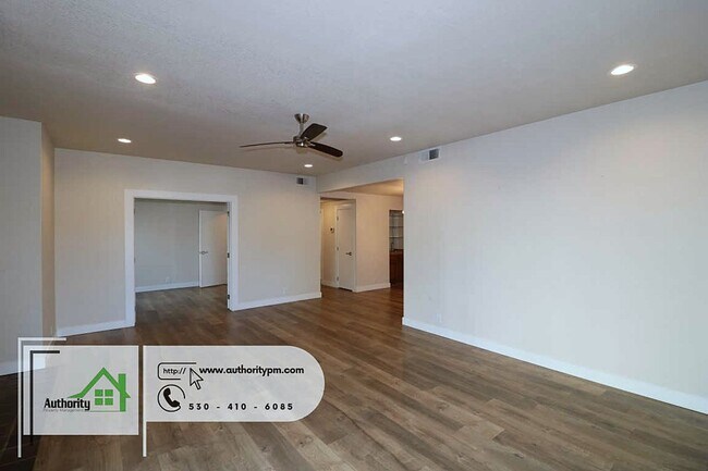 Building Photo - 488 Ridgecrest trail #132 | Beautiful cond...