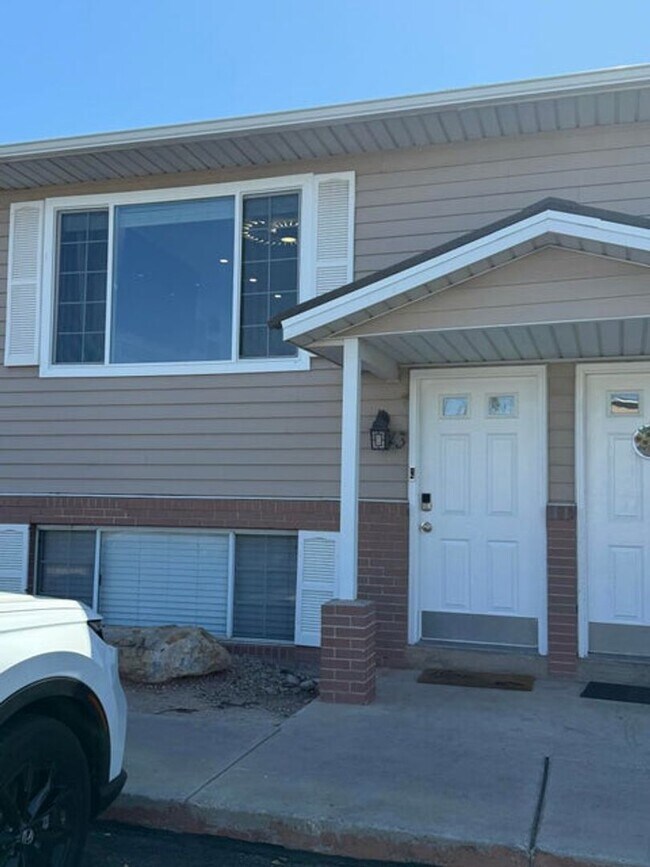 Foto del edificio - Gorgeous Remodeled 3 Bedroom Home in St. George!