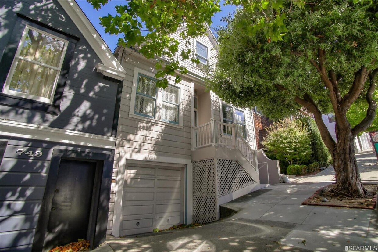 Foto principal - 757 Rhode Island St