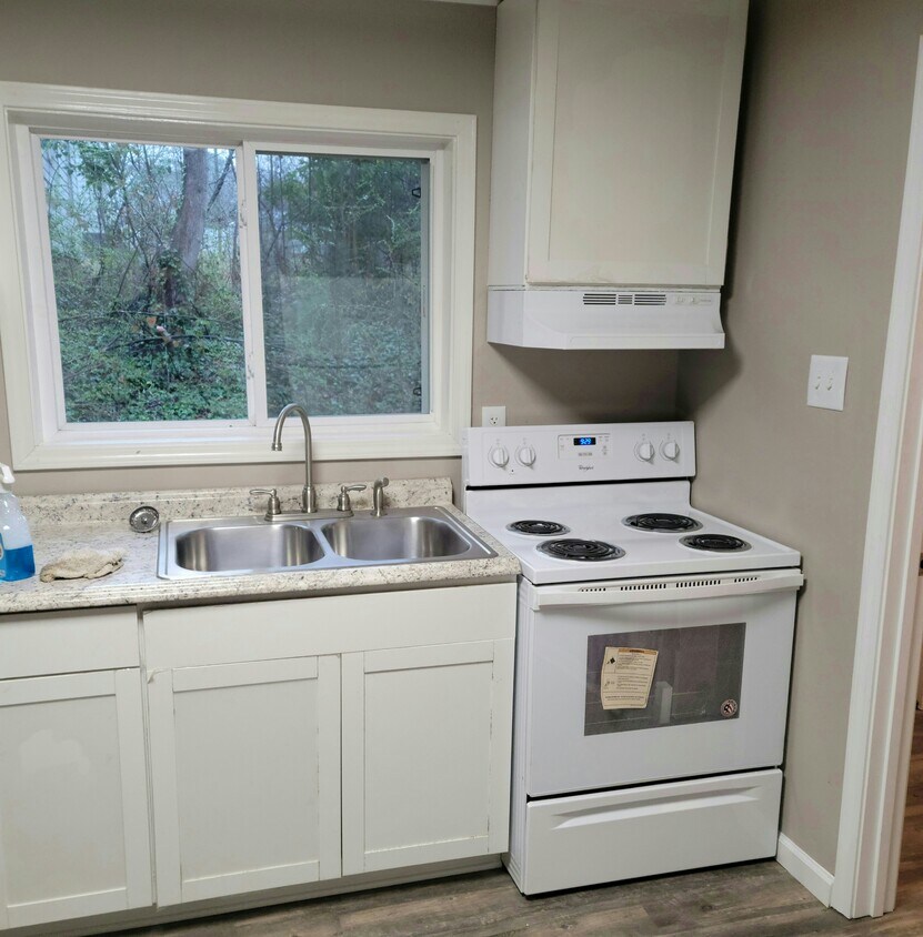 121 Lineberger St, Stanley, NC 28164 House Rental in Stanley, NC