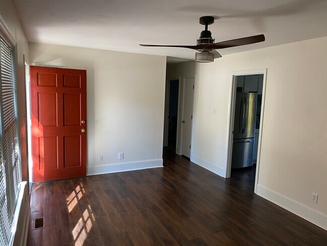 Building Photo - 1013 Brownlea Dr