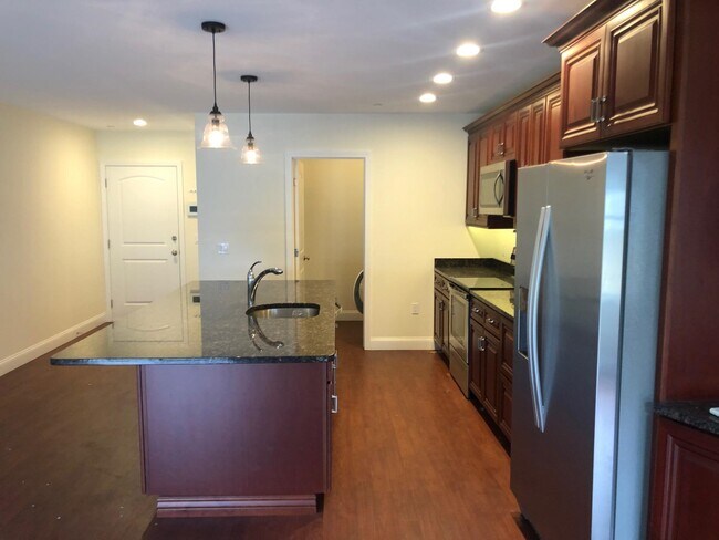 Foto del edificio - 19 Kendall Pond Rd