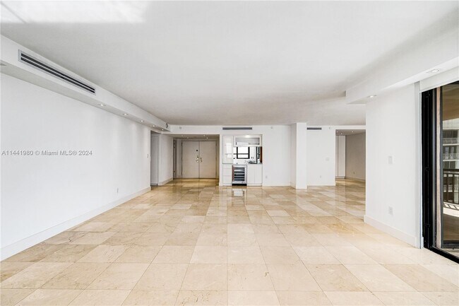 Building Photo - 10175 Collins Ave
