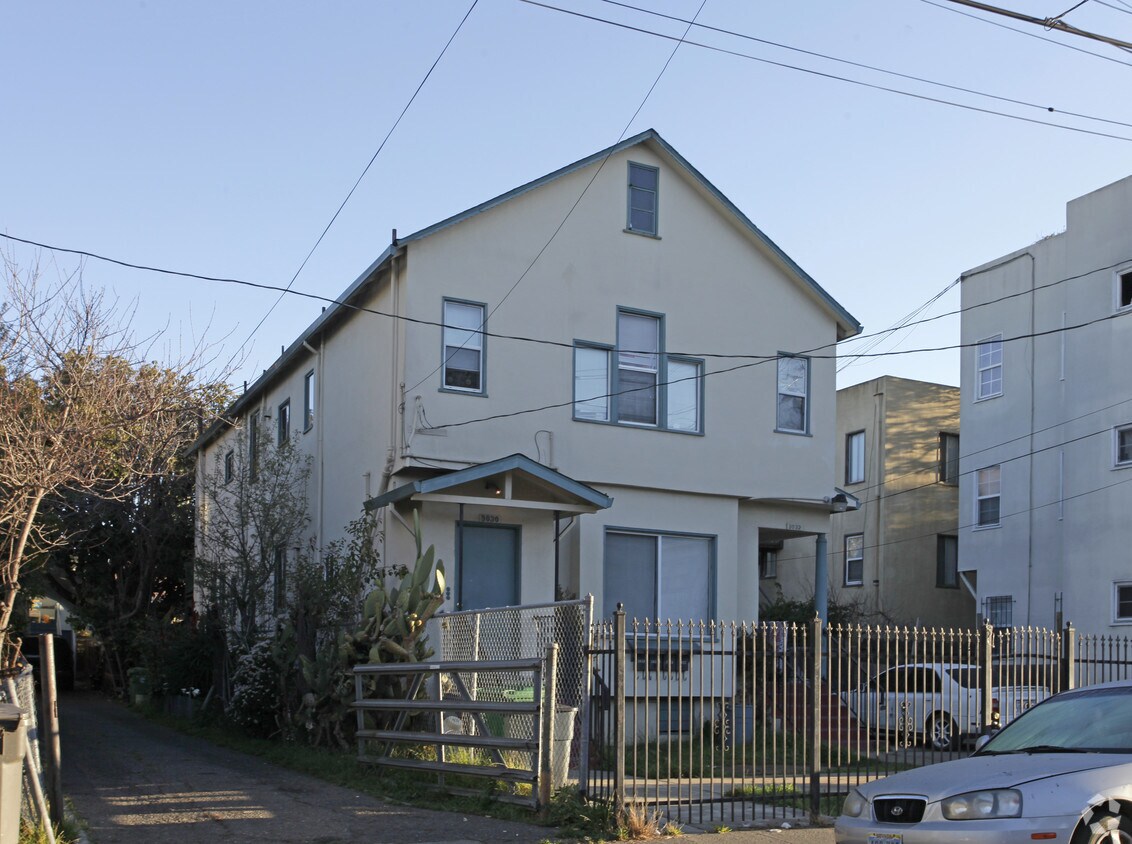 Foto del edificio - 3032 E 19th St