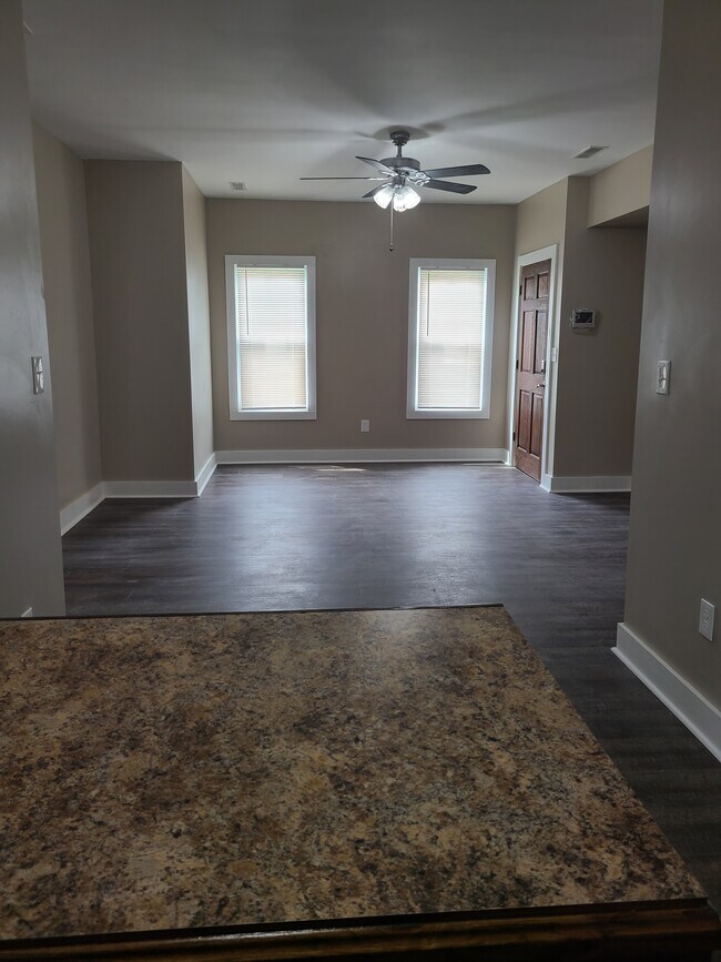 Fotografía del edificio - 100 W Washington St