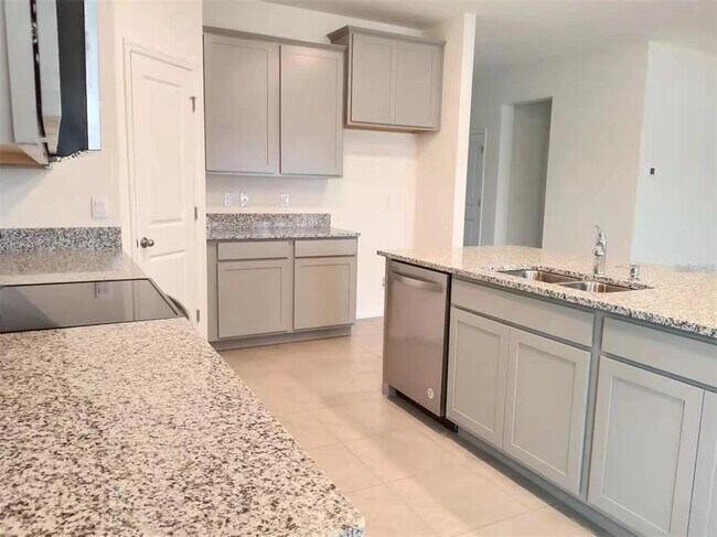 Foto del edificio - 13372 Golden Lime Ave