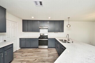 Building Photo - 2916 Shimmer Edge Dr