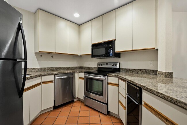 Building Photo - 4250 El Camino Real