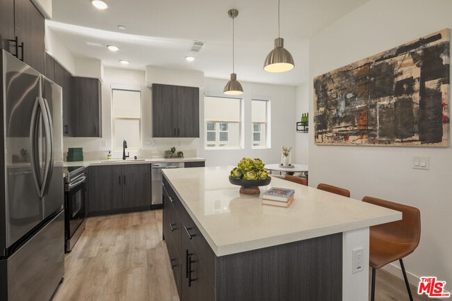 Building Photo - 1805 W Bankside Wy