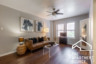 Building Photo - 1140 N La Salle Dr